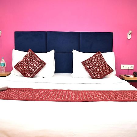 Hotel La Serene By Qotel-Gagan Vihar Anand Vihar New Delhi Exteriör bild