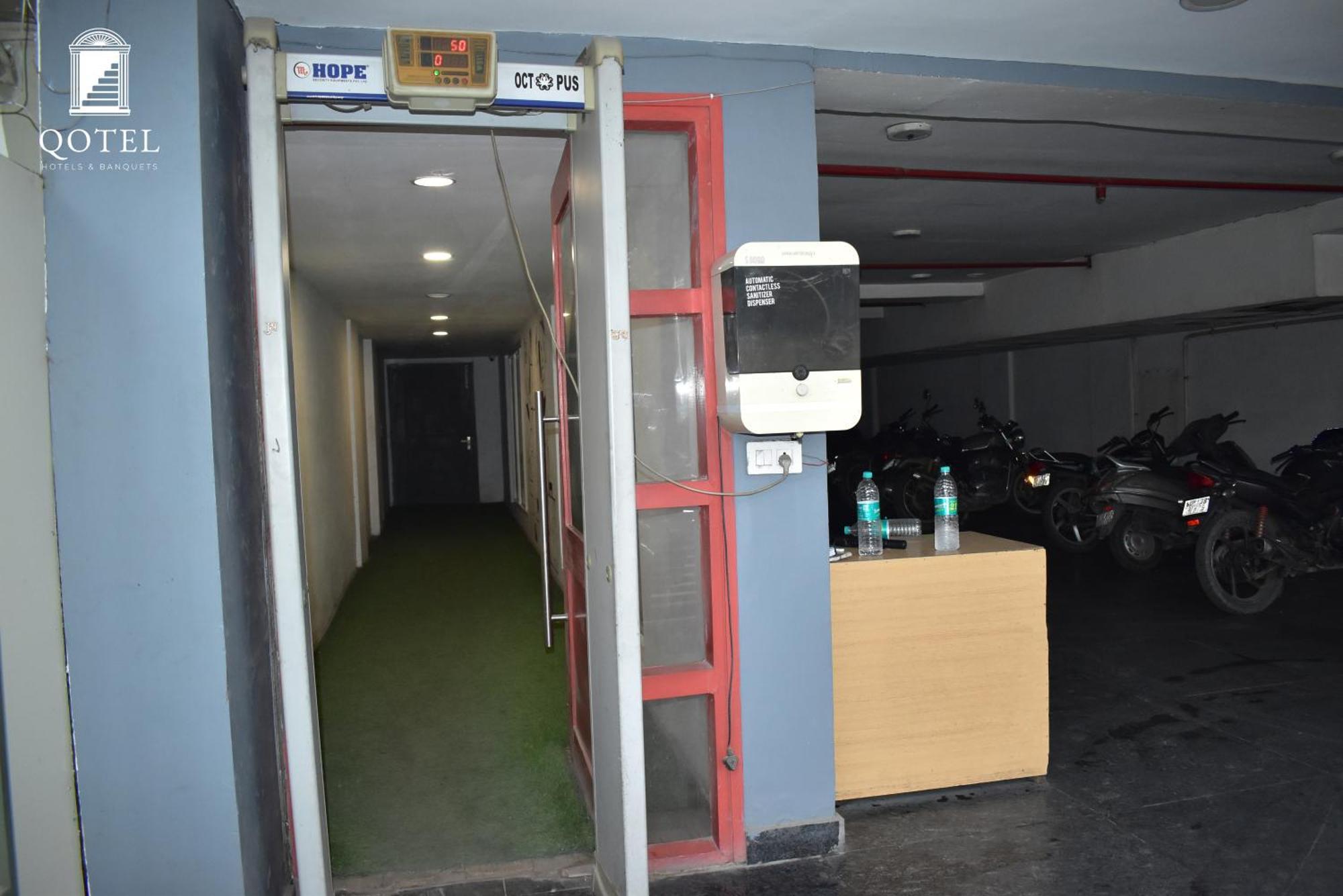 Hotel La Serene By Qotel-Gagan Vihar Anand Vihar New Delhi Exteriör bild